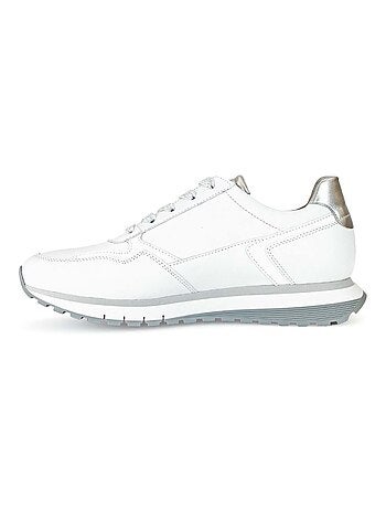 Baskets et en cuir lisse