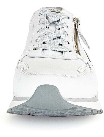 Baskets et en cuir lisse