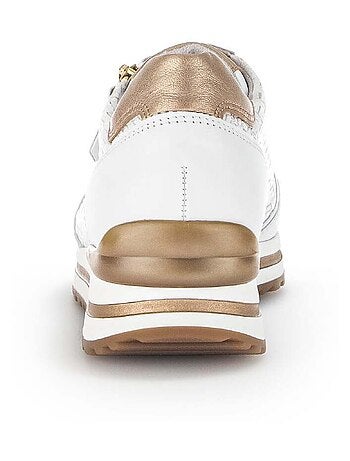 Baskets et en cuir lisse