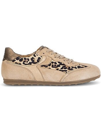 Baskets et léopard en nubuck