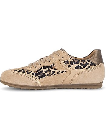 Baskets et léopard en nubuck