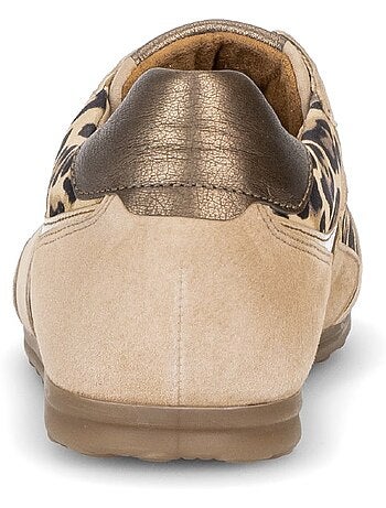 Baskets et léopard en nubuck