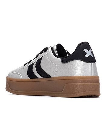 Baskets femme à lacets