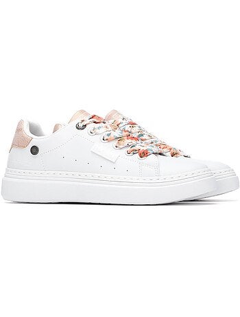 Baskets femme à lacets