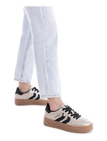 Baskets femme à lacets