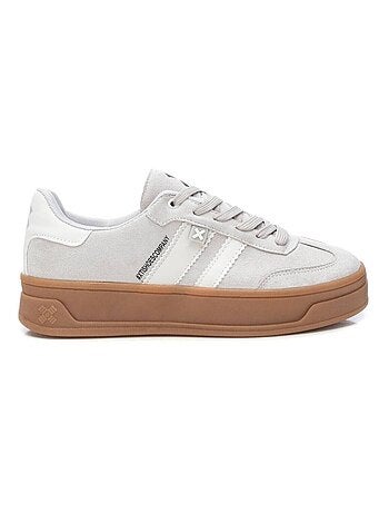 Baskets femme à lacets