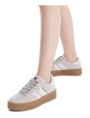 Baskets femme à lacets