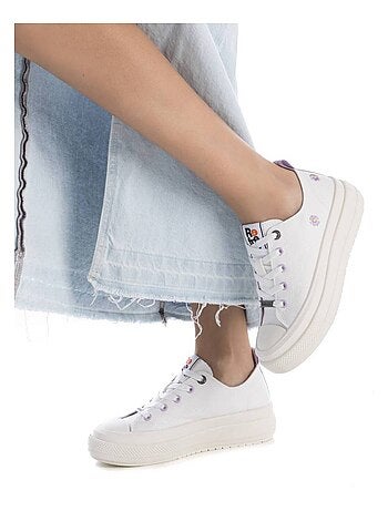 Baskets femme en toile à lacets