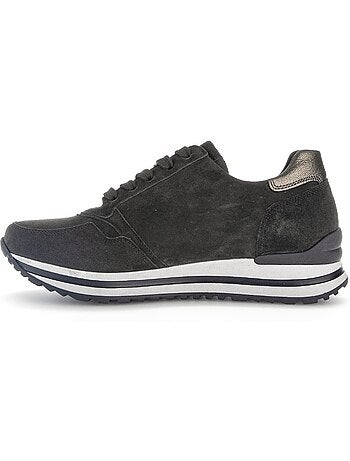 Baskets foncées en Nubuck