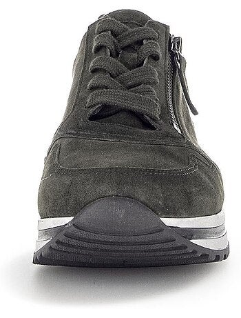 Baskets foncées en Nubuck