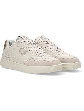 Baskets homme à lacets