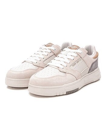 Baskets lacets