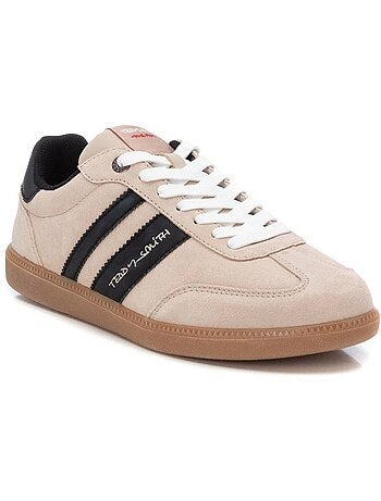 Baskets lacets