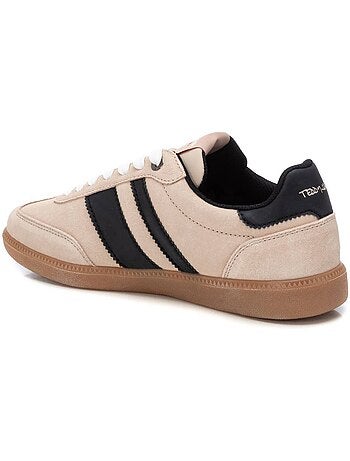 Baskets lacets