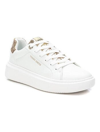 Baskets lacets