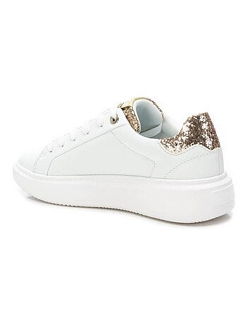 Baskets lacets