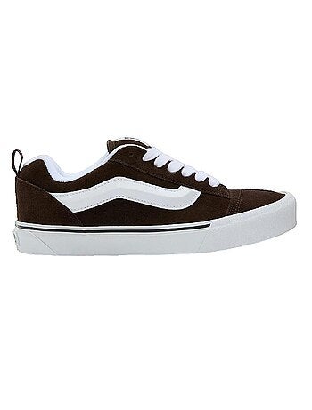 Baskets lifestyle en daim Knu Skool vans
