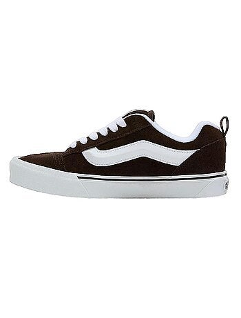 Baskets lifestyle en daim Knu Skool vans
