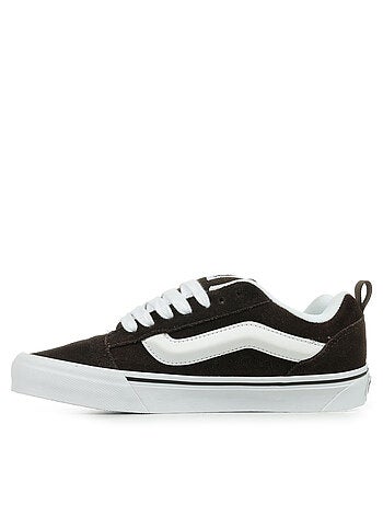 Baskets lifestyle en daim Knu Skool vans