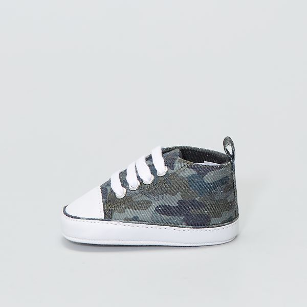 Baskets Montantes Imprimees Camouflage En Toile Bebe Garcon Kaki Kiabi 3 00