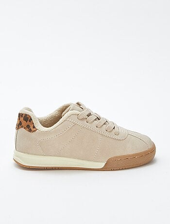 Baskets running avec lacets
