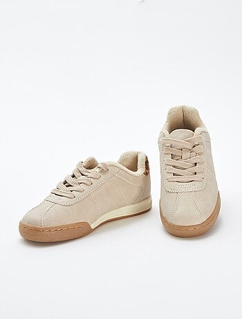 Baskets running avec lacets