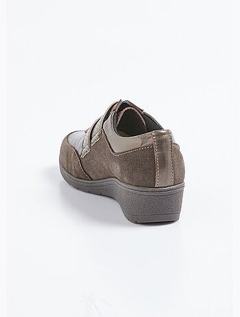 Baskets scratchées largeur confort cuir