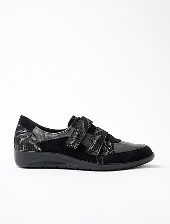 Baskets scratchées largeur confort cuir