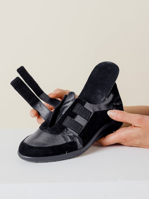 Baskets scratchées largeur confort cuir - Kiabi