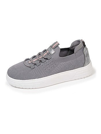 Baskets slip-on, plateforme compensée avec lacets. Isotoner
