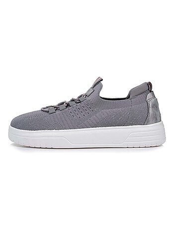 Baskets slip-on, plateforme compensée avec lacets. Isotoner