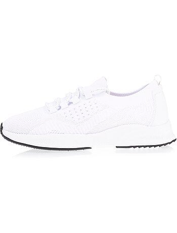 Baskets slip on, souple et légère, avec lacets