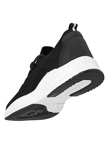 Baskets slip on, souple et légère, avec lacets isotoner