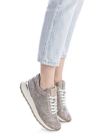 Baskets sport femme à lacets