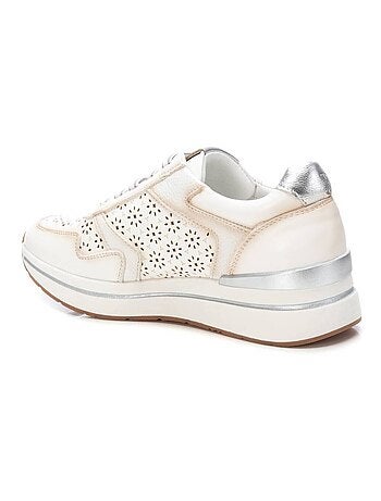 Baskets sport femme à lacets