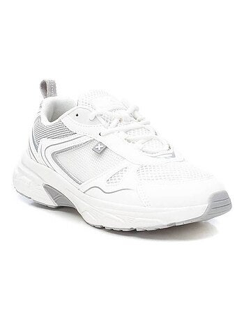 Baskets sport femme à lacets