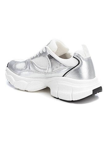 Baskets sport femme à lacets