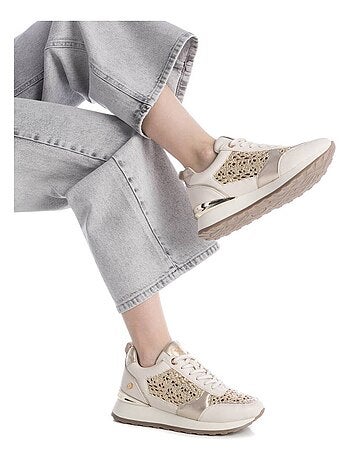 Baskets sport femme à lacets