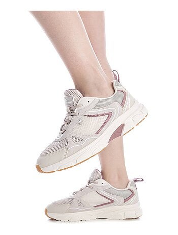 Baskets sport femme à lacets