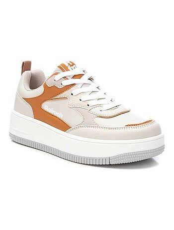 Baskets sport femme à lacets