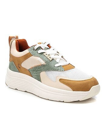 Baskets sport femme à lacets
