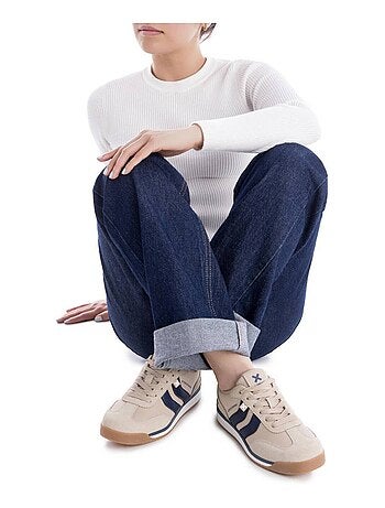 Baskets sport femme à lacets
