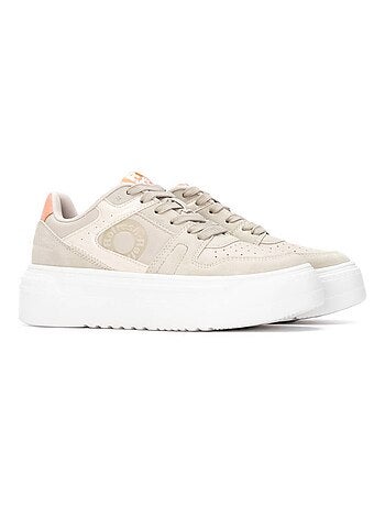 Baskets sport femme à lacets