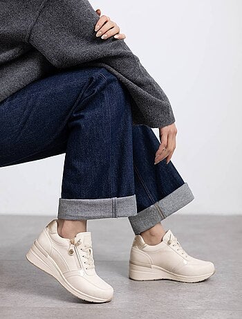 Baskets sport femme à lacets