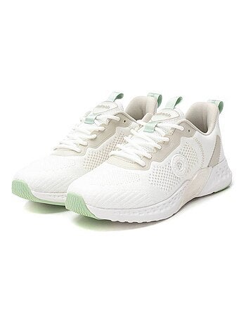 Baskets sport femme à lacets