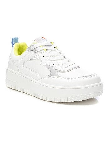Baskets sport femme à lacets