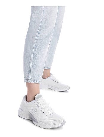 Baskets sport femme à lacets