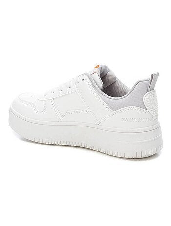 Baskets sport femme à lacets