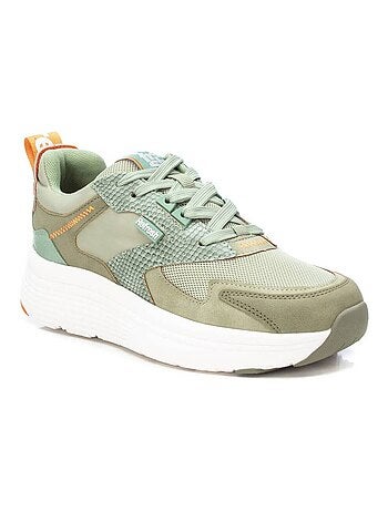 Baskets sport femme à lacets