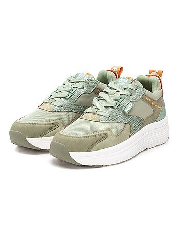 Baskets sport femme à lacets